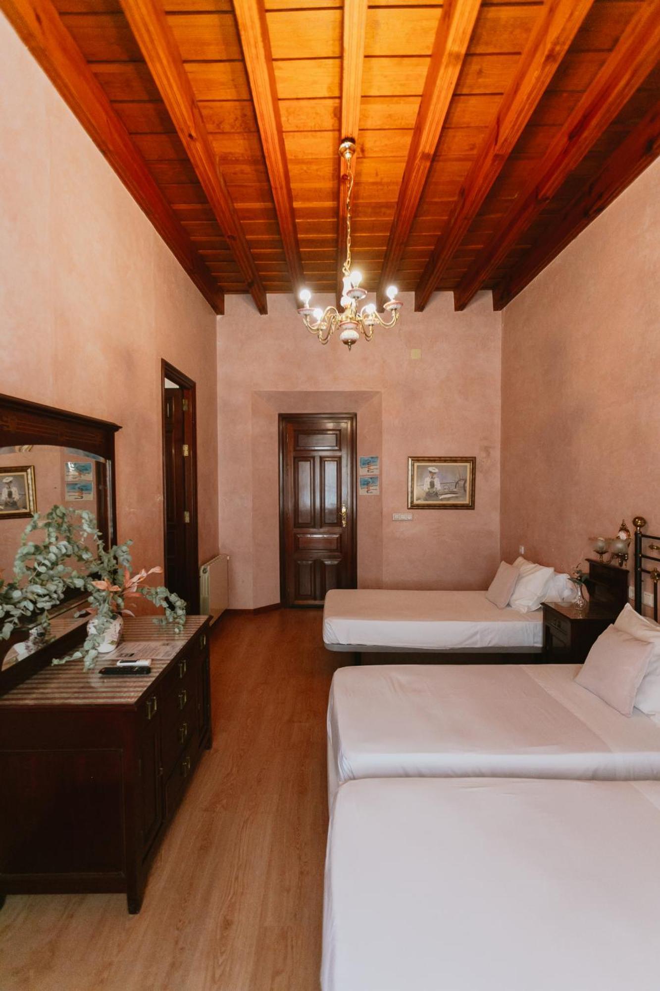 Komodo Casa Maravillas Rooms Sevilla Bagian luar foto