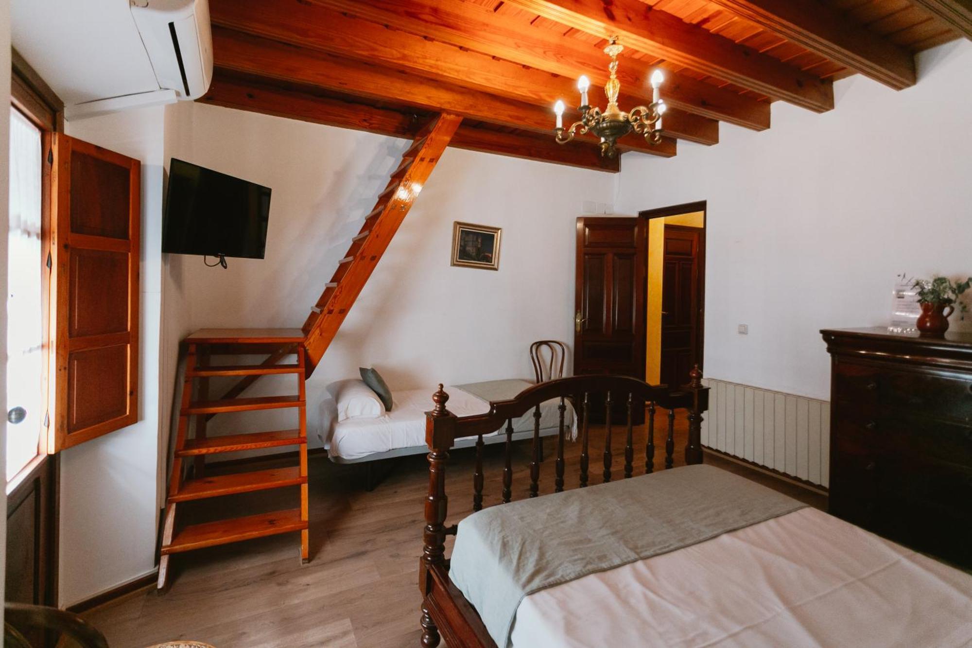 Komodo Casa Maravillas Rooms Sevilla Bagian luar foto