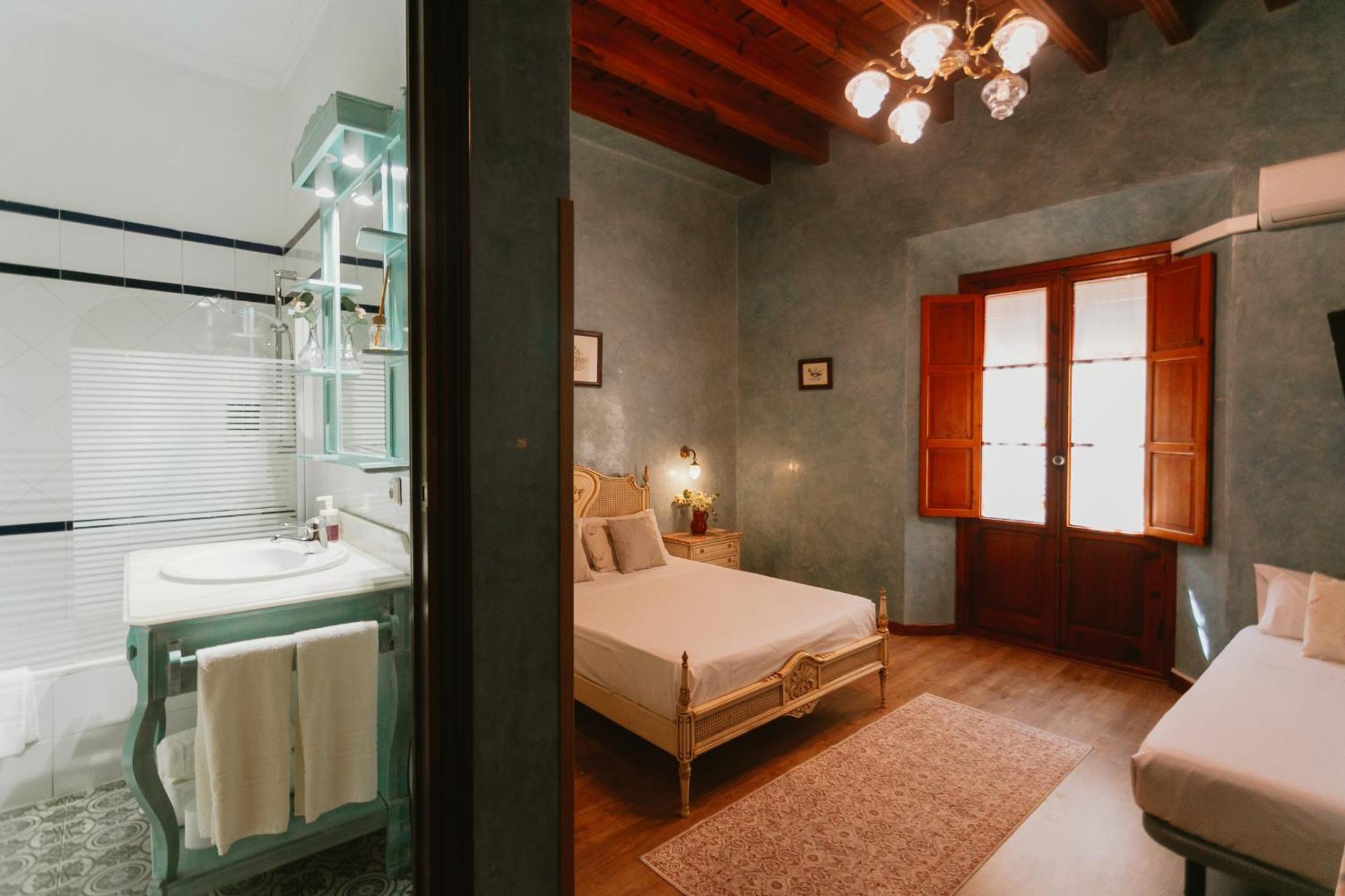 Komodo Casa Maravillas Rooms Sevilla Bagian luar foto